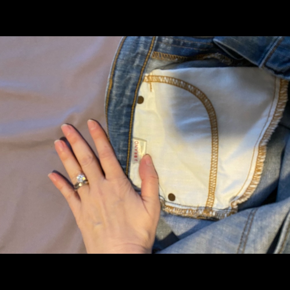 J.Brand Aoki destroyed Boyfriend Jean in Tulum. - Picture 3 of 9